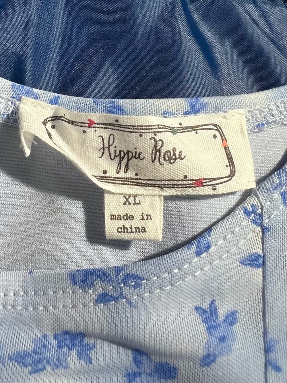 Women’s XL Hippie Rose Light Blue Floral Short Sleeve Top
